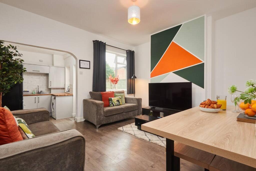 Haw Hill House - Modern 4 Bed Apartman Normanton  Kültér fotó